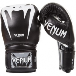 VENUM GIANT 3.0 BOXING GLOVES / BLACK